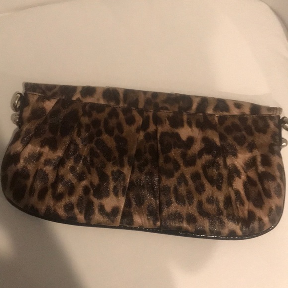 Guess by Marciano. Leopard and Gold clutch - Picture 2 of 4